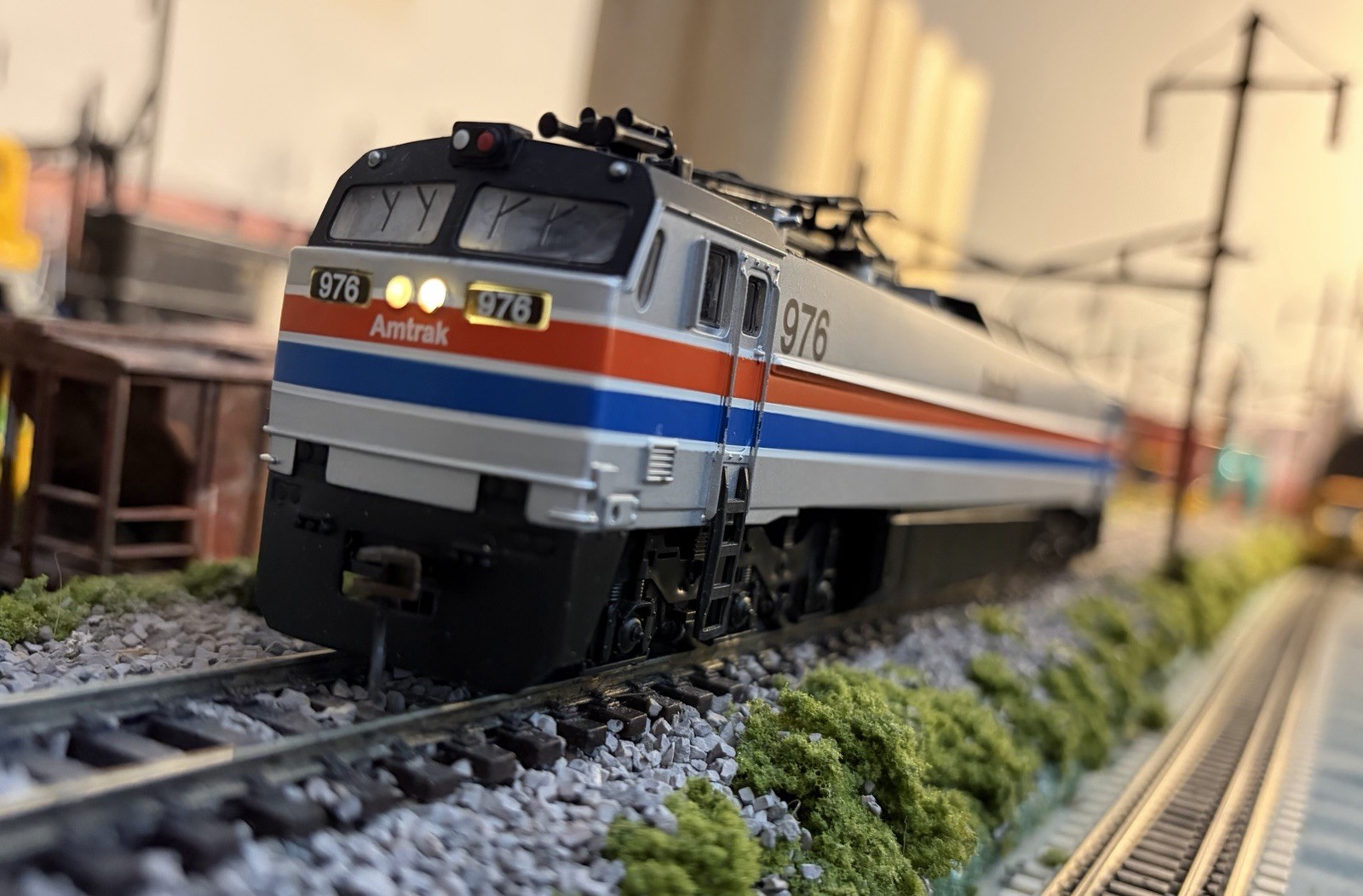 *DCC ON-BOARD* BACHMANN HO SCALE AMTRAK PHASE II E60CP ELECTRIC LOCOMOTIVE #976