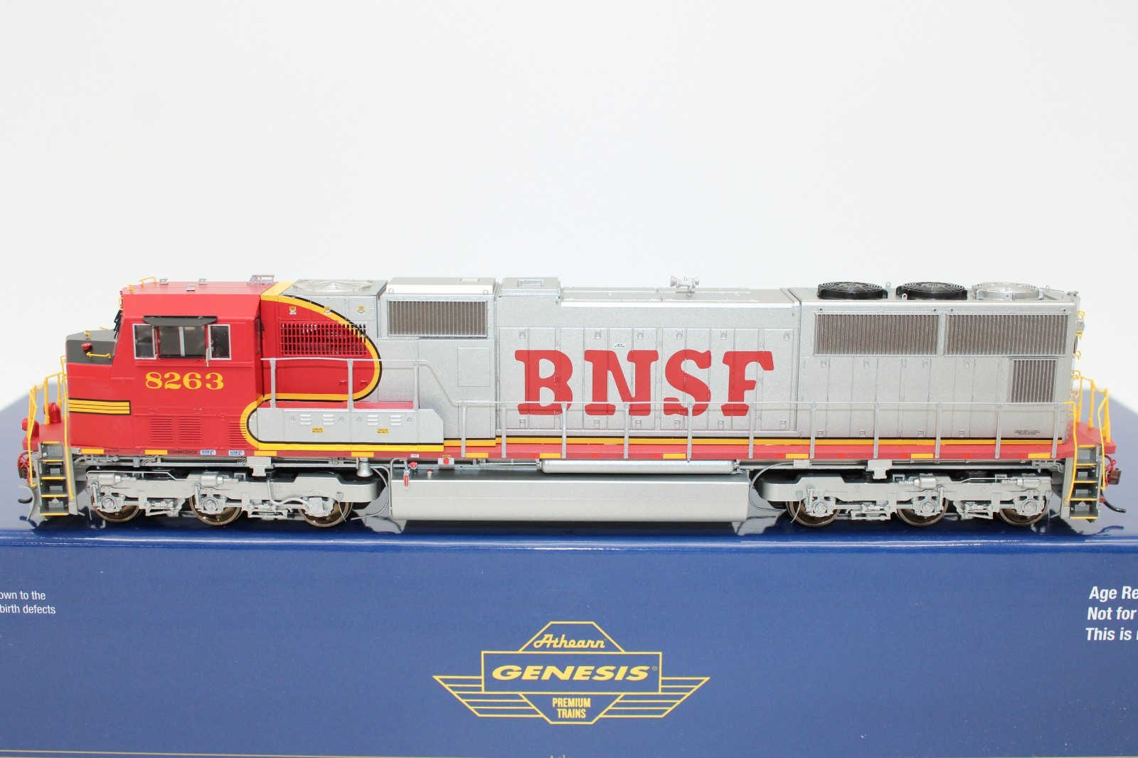 Athearn Genesis HO Scale BNSF EMD SD75M Diesel Locomotive #8263 NOS LED DCC Rdy