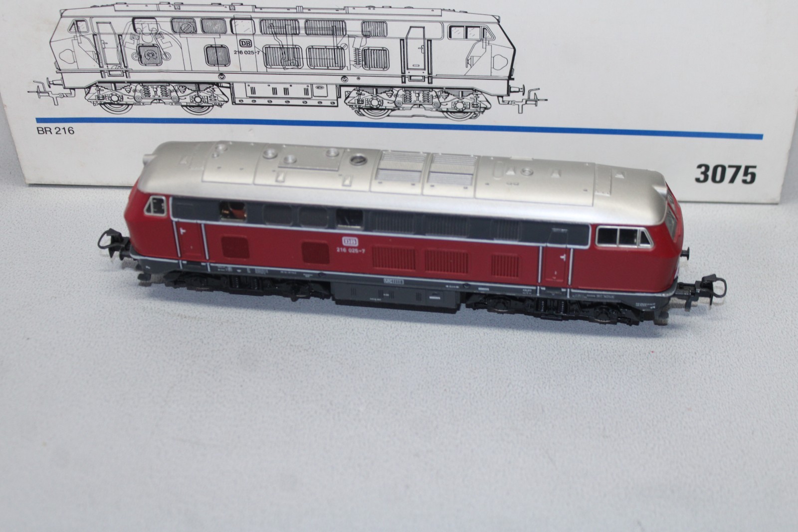 Märklin 3075 Diesel Locomotive Class 216 025-7 DB Scale H0 OVP