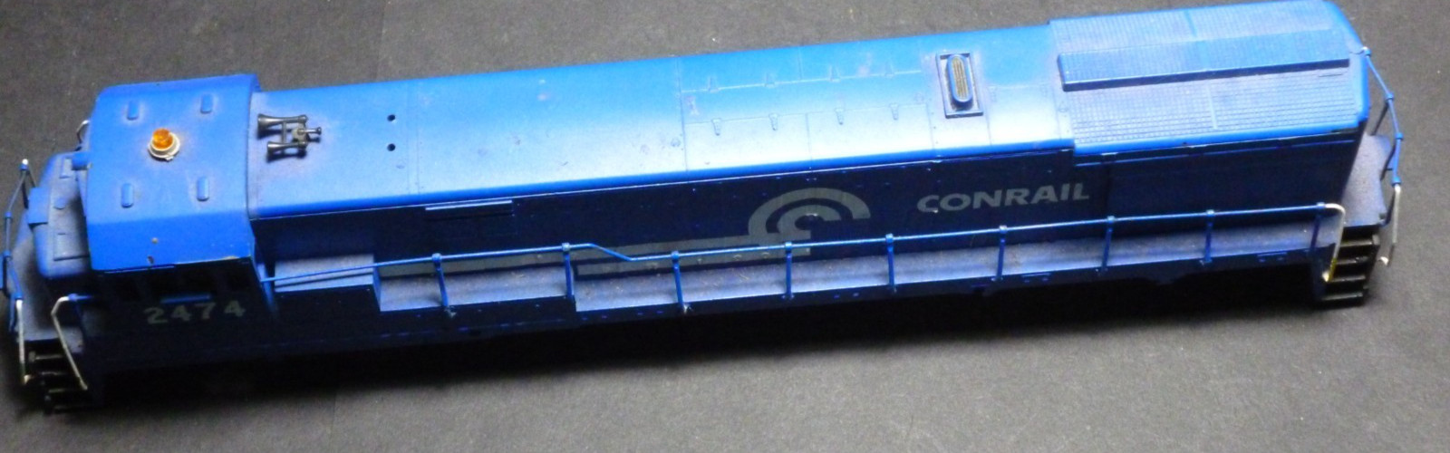 Ho Athearn Diesel locomotive shell U30C Conrail