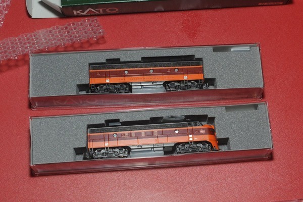 Kato 1060430DCC EMD FP7A-F7B Set Milwaukee Road #95A/95B Loco N Scale