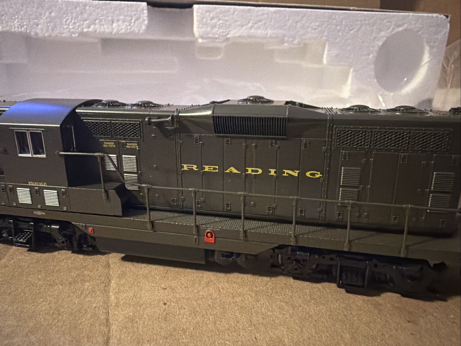 Atlas Classic #8419 HO-Scale READING EMD GP7 Diesel Locomotive Engine No Number