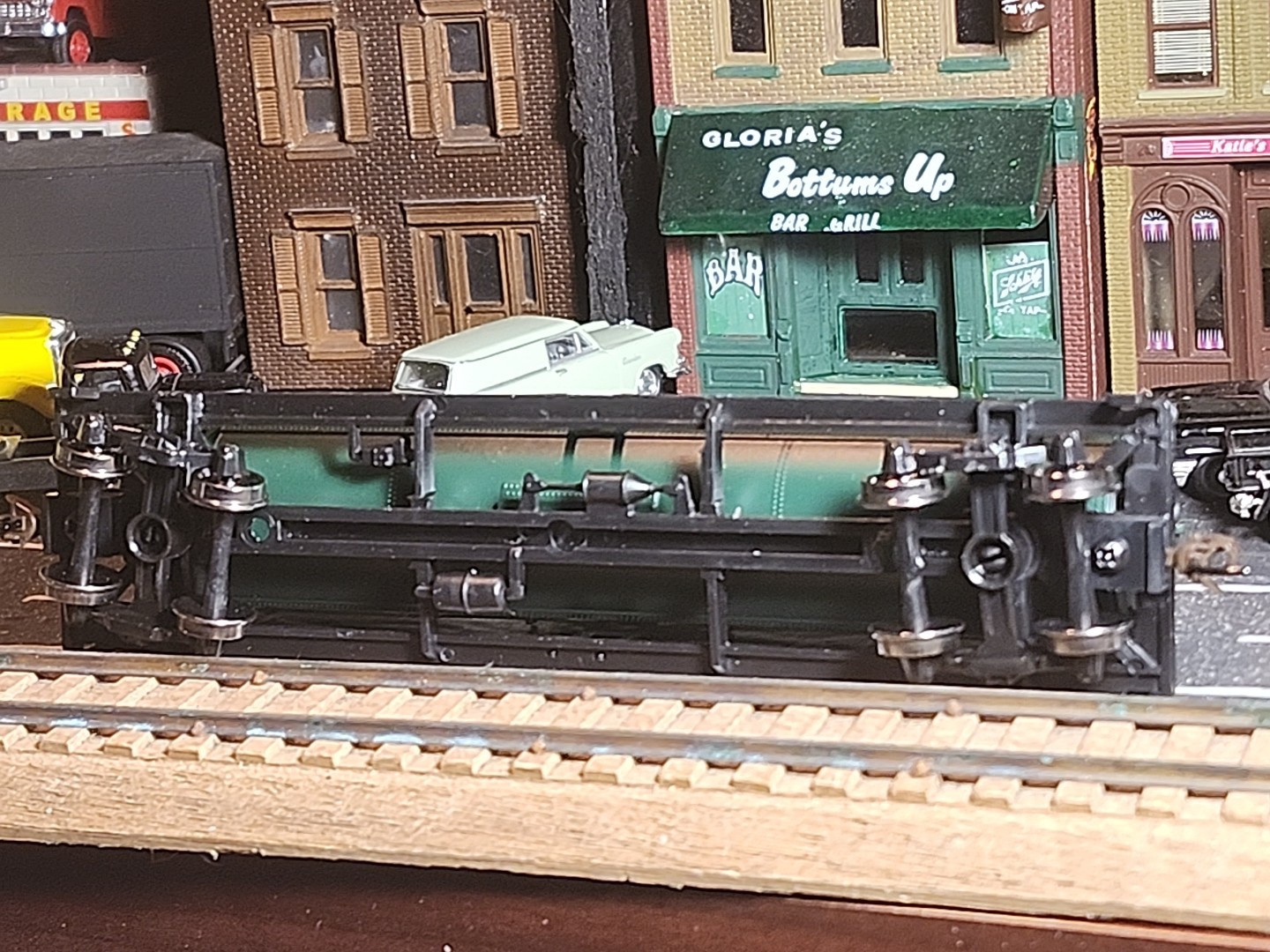 Walthers HO=1/87 Tank Cars-BCOL=BRITISH COLUMBIA RAILWAY-BUILT-RTR-LAYOUT-MW
