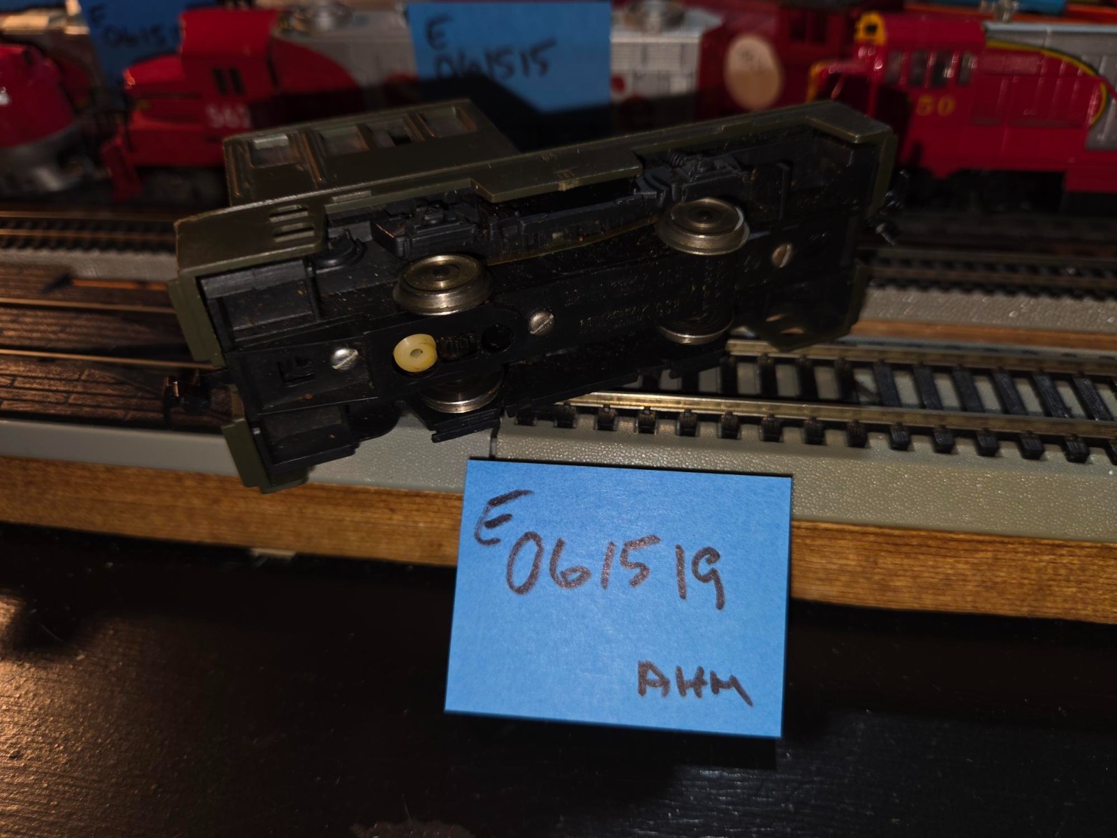 HO GUAGE ARMY SWITCHER ENGINE, SEE PHOTOS FOR DETAILS AND VIDEO