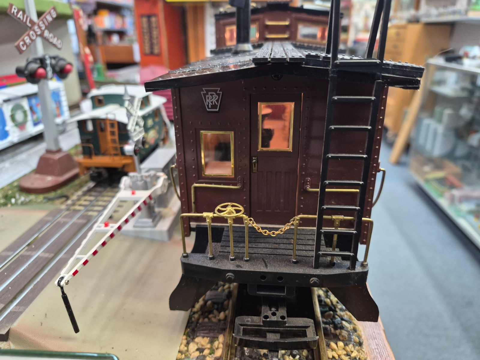 REA 42104 G SCALE 1:29 PENNSYLVANIA LONG STEEL CABOOSE LIGHTED BOXED PRE OWNED