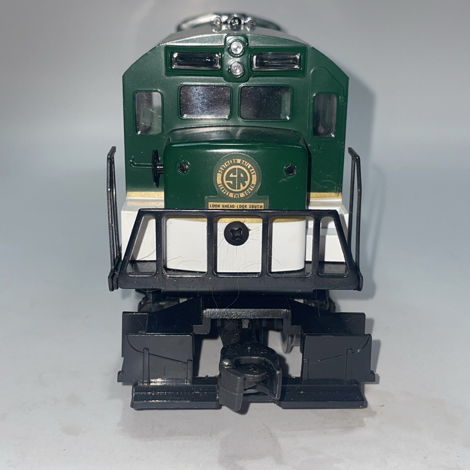 Lionel 6-8956 O Gauge Southern U36B Non-Powered Dummy Locomotive #8956