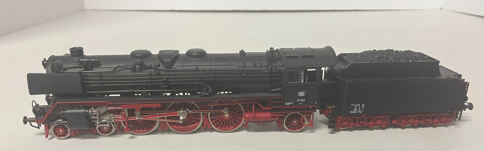 Roco 43242 H0 Steam Locomotive BR 01 202 of the DB & Tender Original Box MB