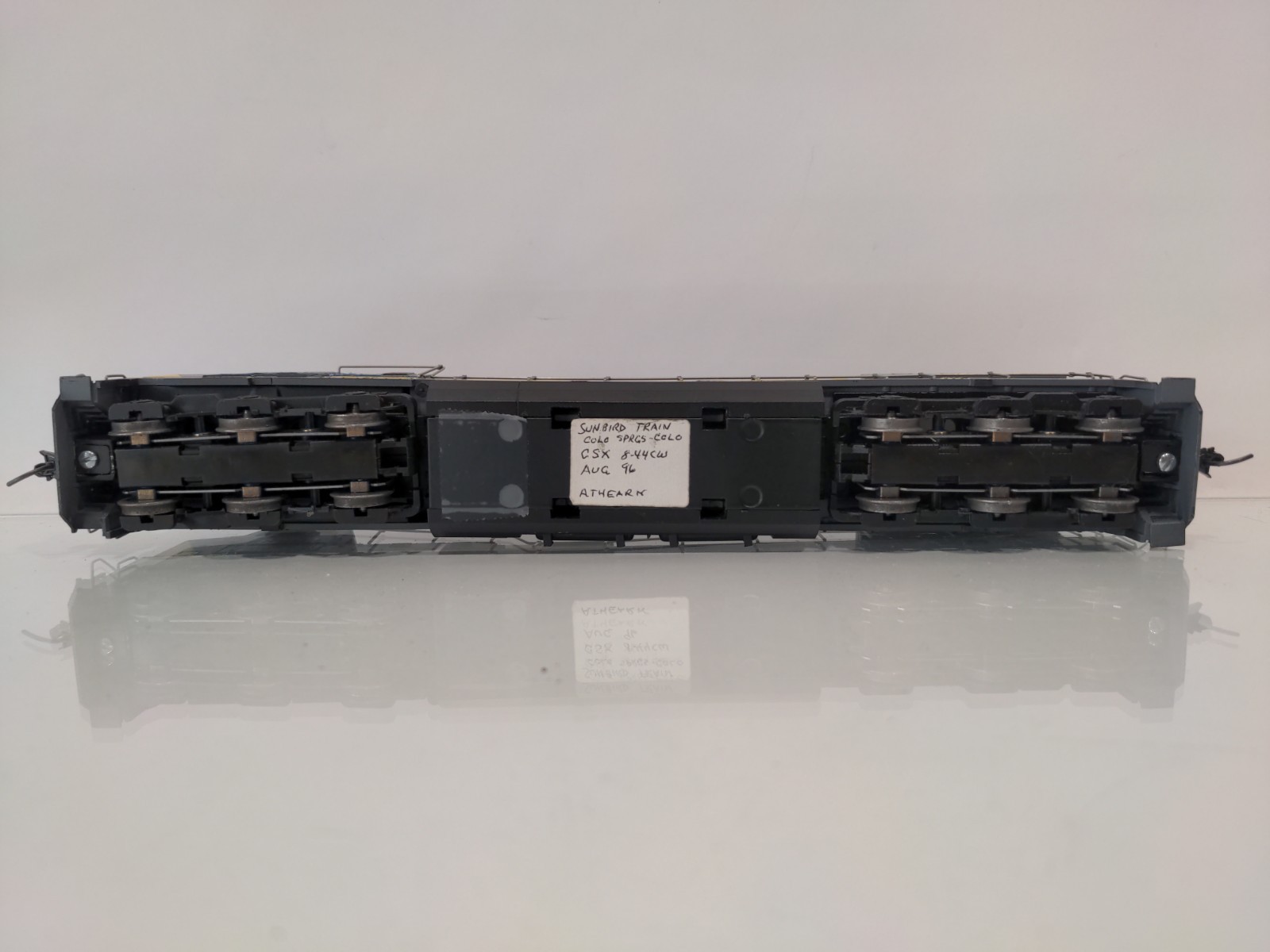 Athearn 4918 HO CSX C44-9W Powered Diesel Locomotive #9003 GE Dash 9-44CW Kadees