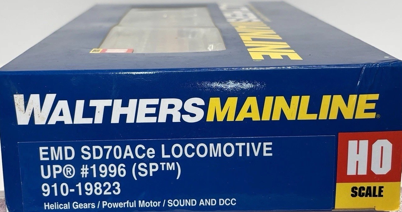 HO Scale Walthers EMD SD70ACe – Southern Pacific Daylight #1996 – DCC / Sound