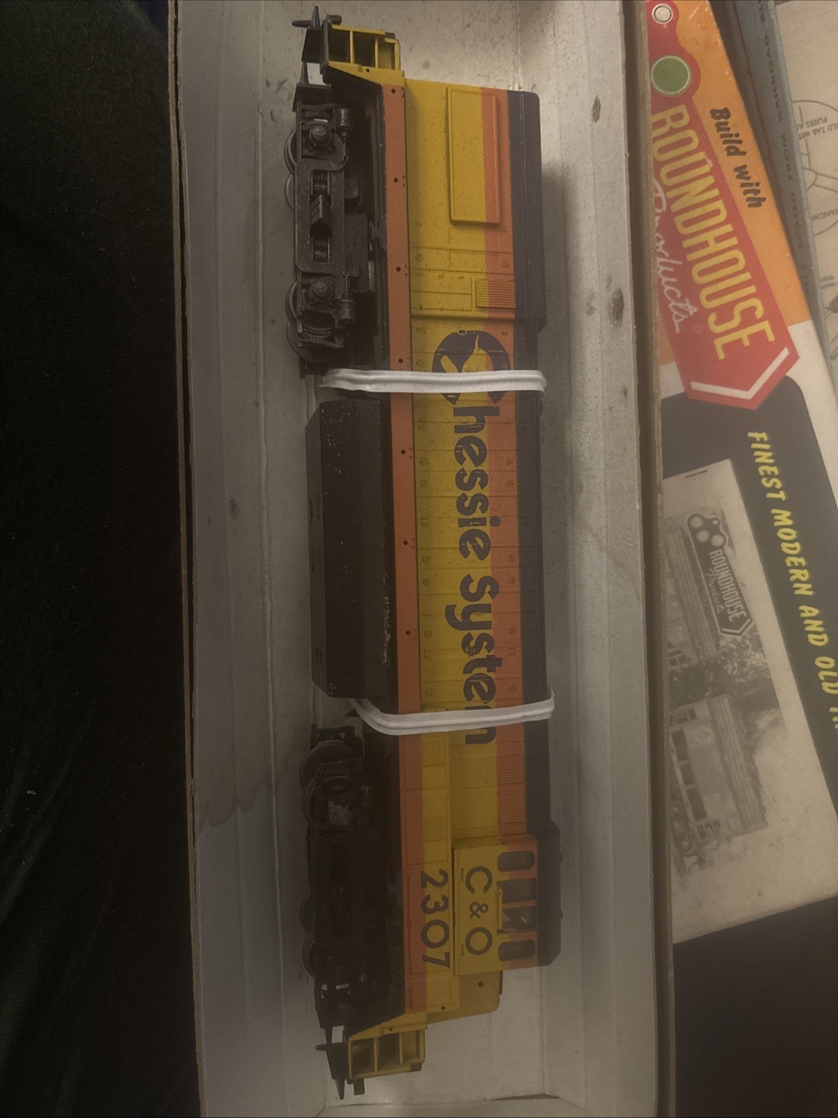 Athearn HO Scale GE U30B CHESSIE SYSTEM #2307