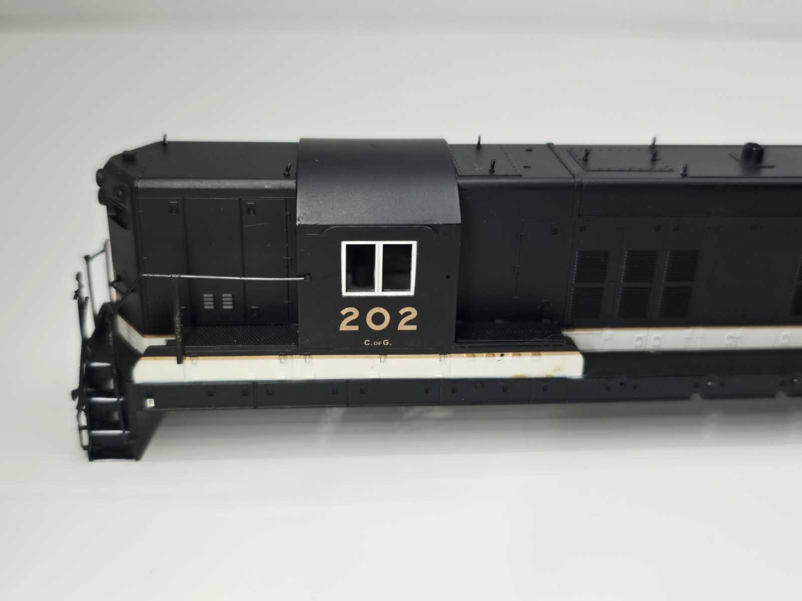 Proto 2000 – HO – SD9 Southern Locomotive #202 – Shell Only