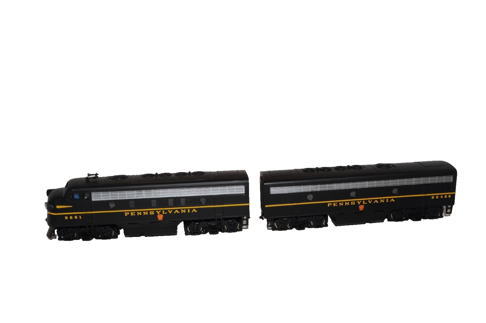 Bachmann Plus EMD F7A & EMD F7B PRR#9651A PRR #9648B No. 31215 No. 31217 NOS