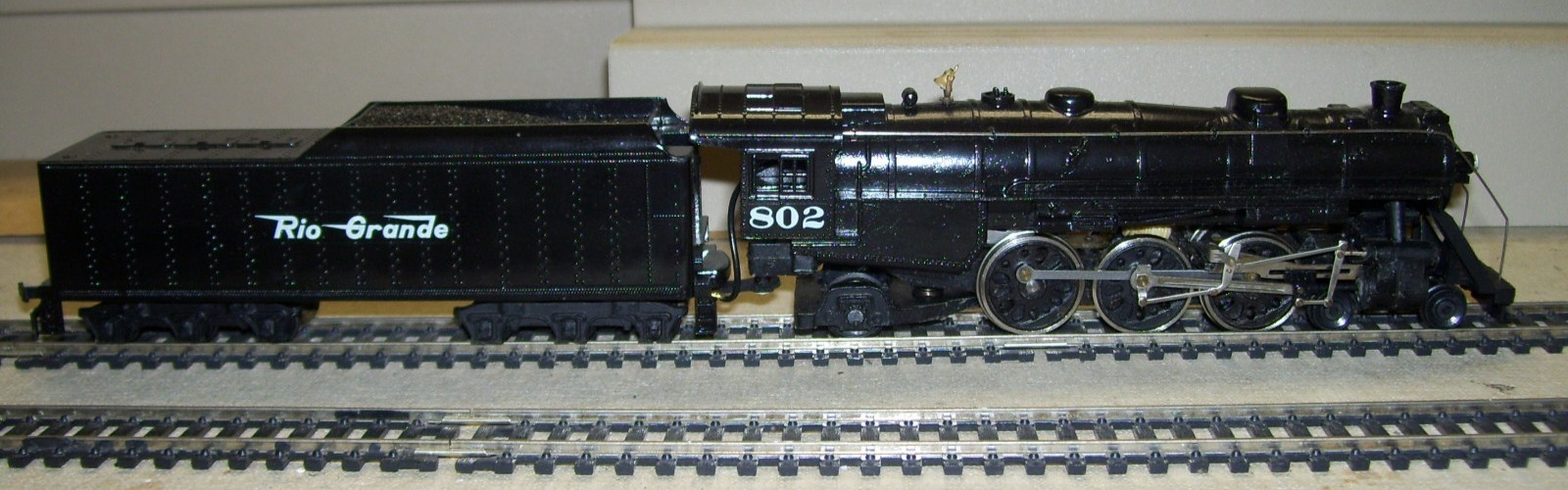 Mantua Tyco HO Denver & Rio Grande Western 4-6-2 Pacific Locomotive #802, Nice!