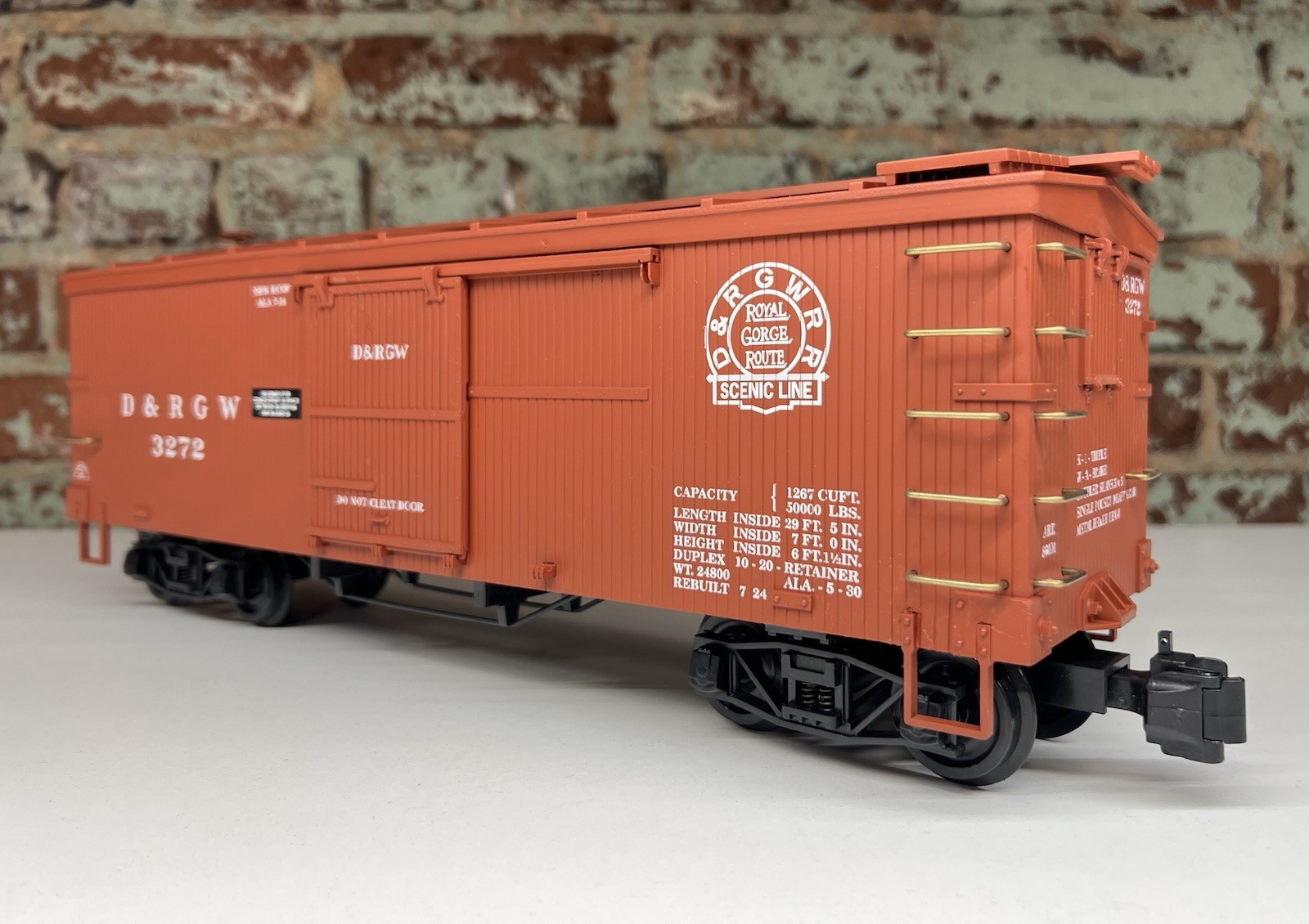 ART-86001 Aristo-Craft Wood Box Car – Rio Grande #3272