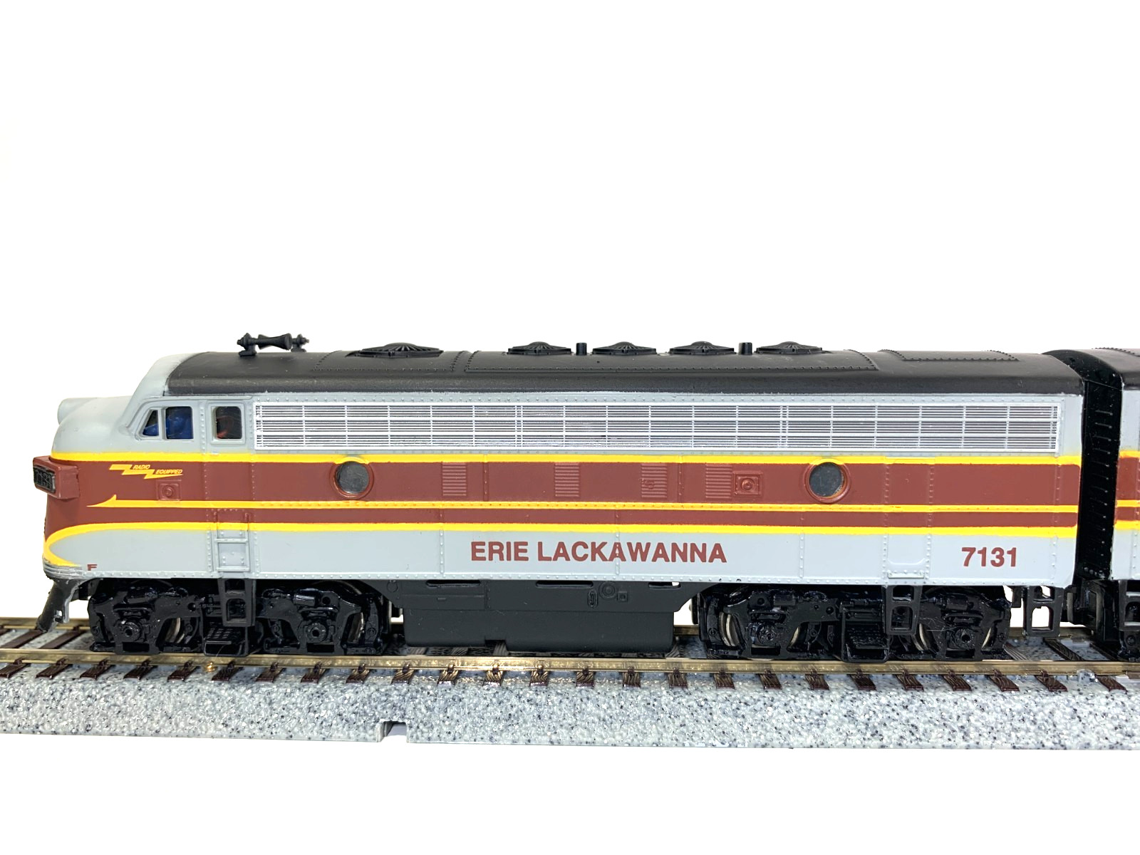 HO Bachmann Plus 11238,11239, 11241 Erie Lackawanna F7ABA set, DC only