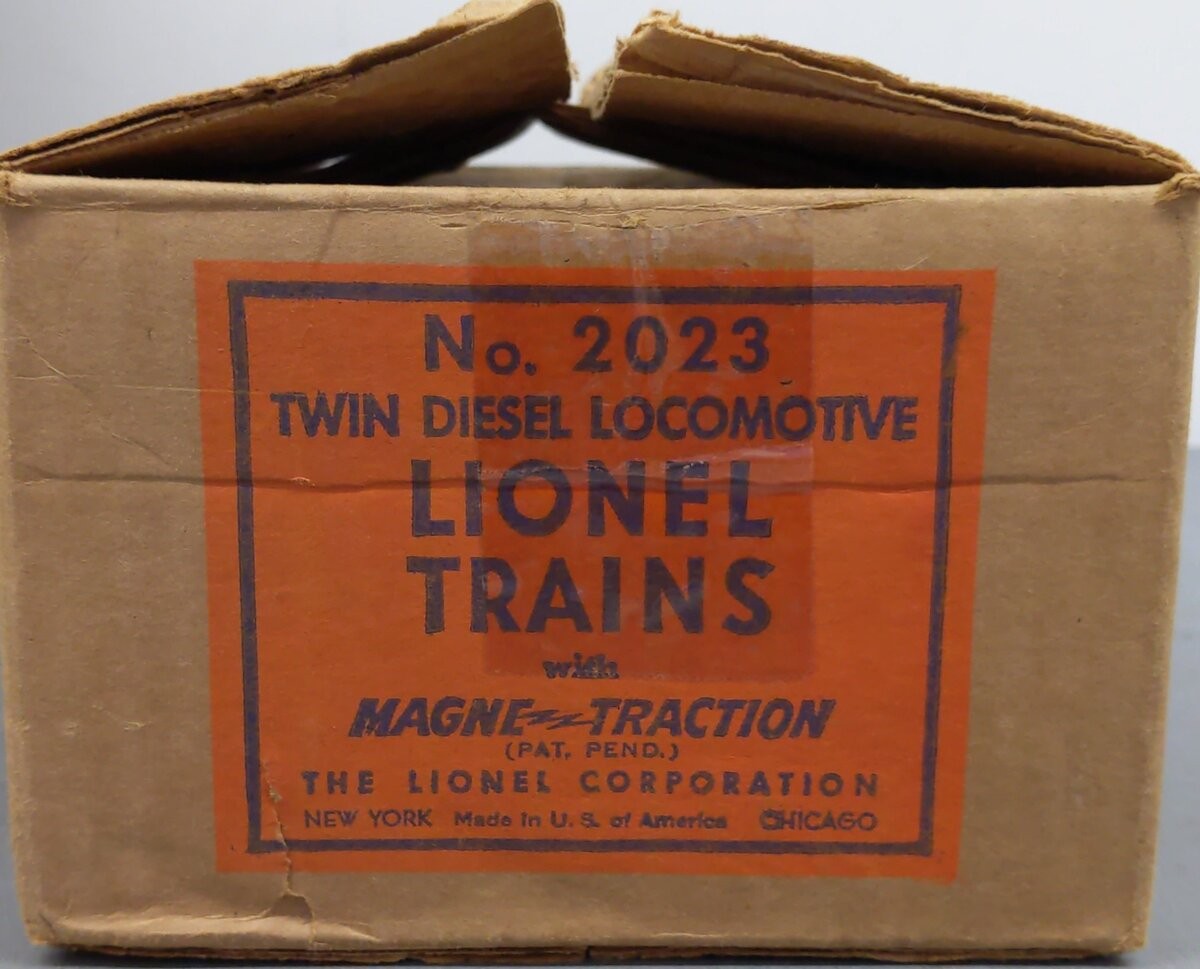 Lionel 2023 Vintage O Union Pacific Alco AA Diesel Locomotive Set/Box