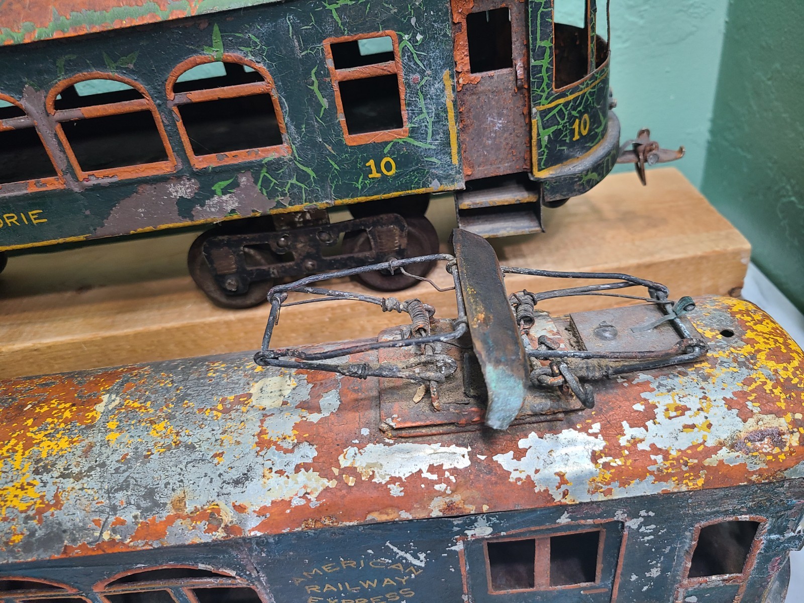 Voltamp Interurban toy train 2″ gauge trolley & trailer car look old prewar toys