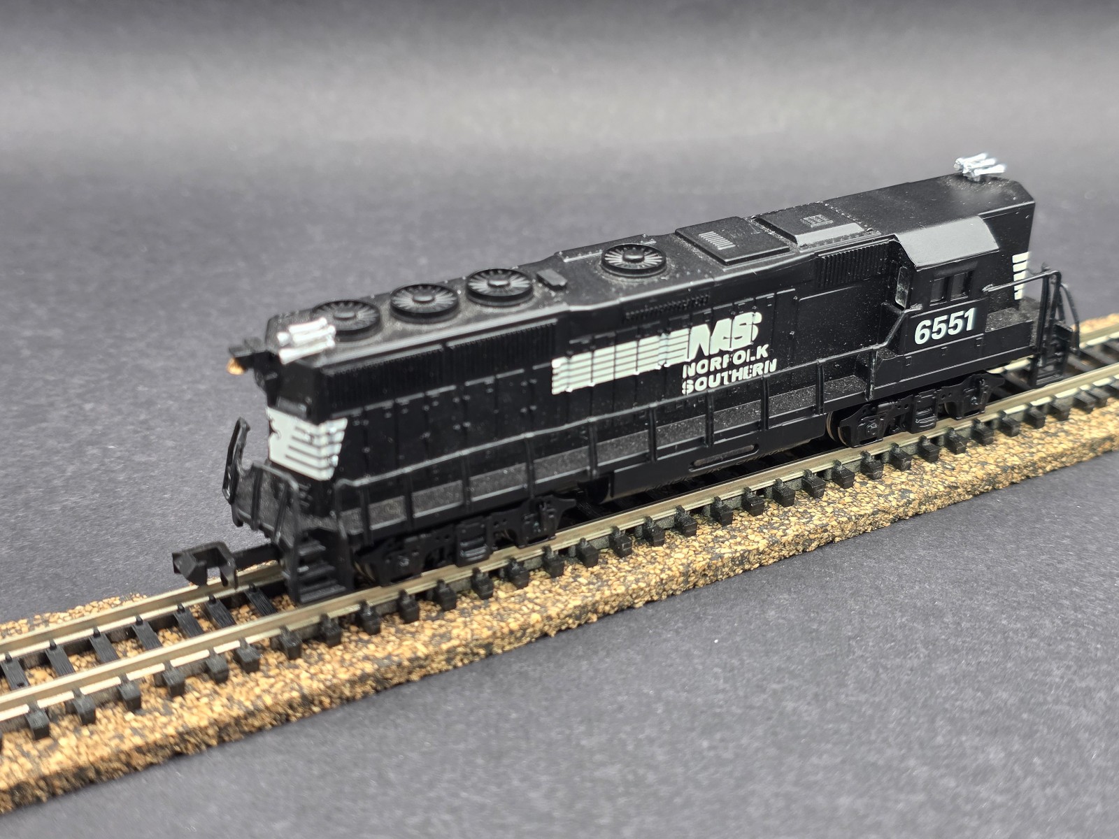 N scale BACHMANN 61291 DIESEL W/8WHEEL DRIVE GP 50 NORFOLK & SOUTHERN NIB