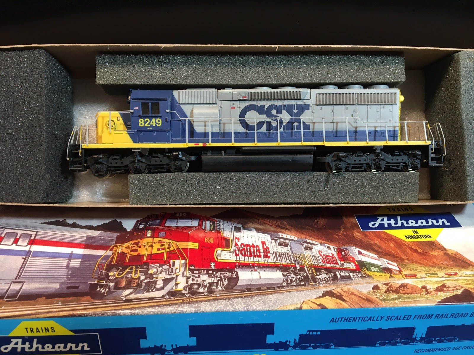 HO ATHEARN 6406 SD40-2 CSX YN2 #8249 DCC HEX DRIVE AND LED DIRECTIONAL LIGHTS