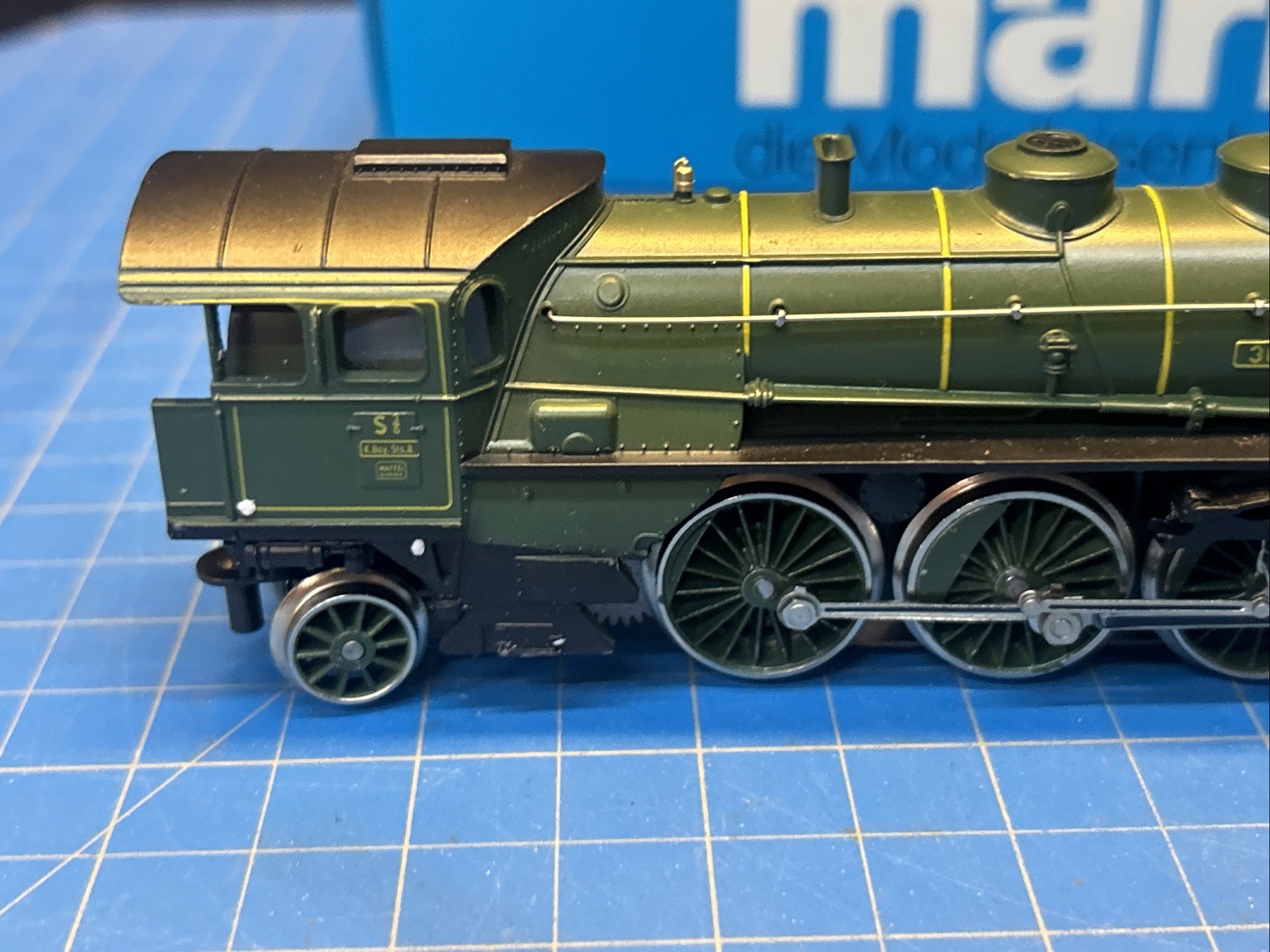 Märklin HO 3092 K.Bay.Sts.B. S 3/6 Steam Locomotive with Tender – Green/Black