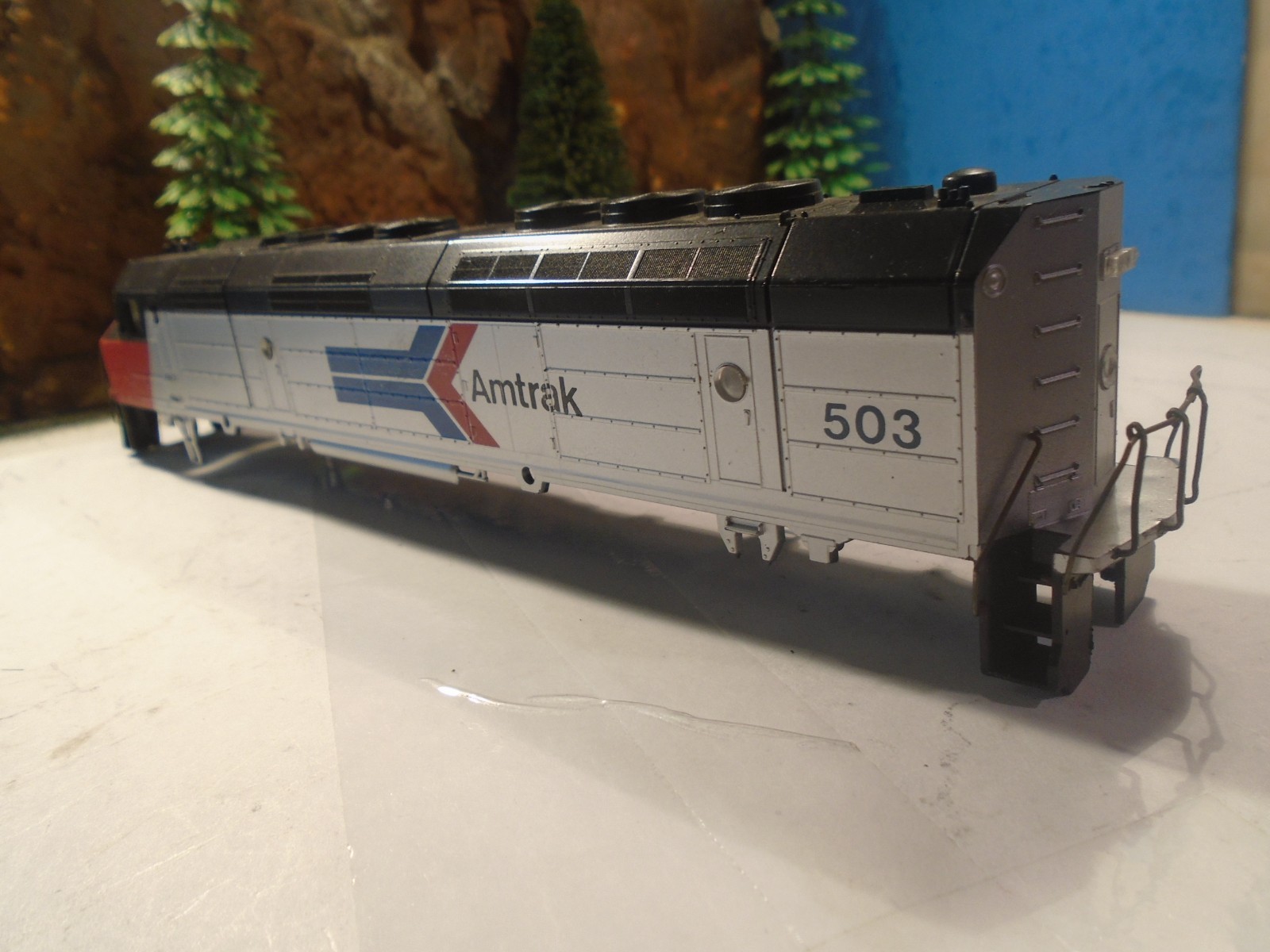 HO SCALE AMTRAK No 503 EMD PH 40 DIESEL LOCOMOTIVE PLASTIC SHELL ONLY 5-229-5