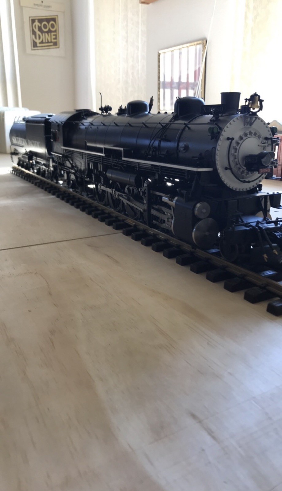 G Scale 1:32 Accucraft Electric southern pacific 2-10-2 With Tender, Clean