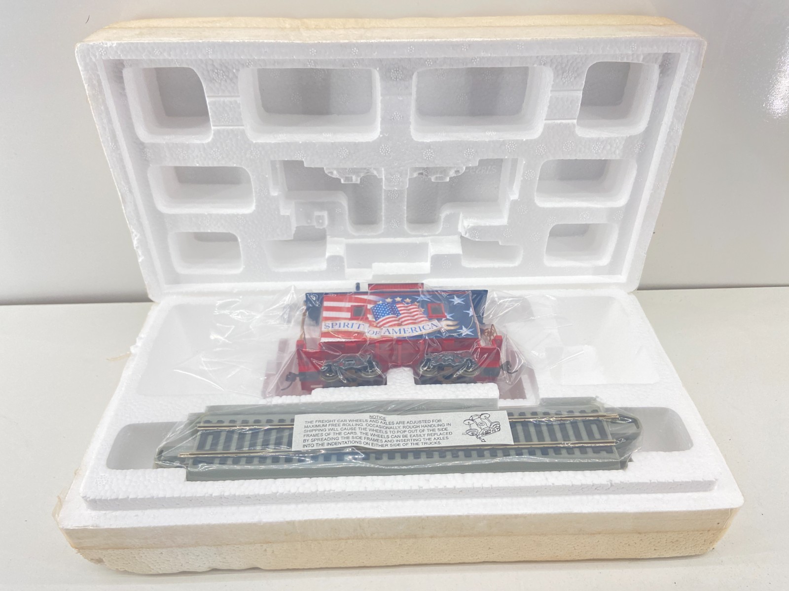 🚂 Hawthorne Village Spirit of America Caboose & Track ~ COA Included ~ NEW