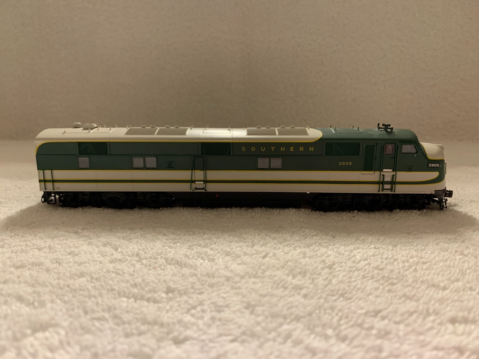 Proto 2000/Life-Like HO Scale Southern EMD E7A Diesel Locomotive #2905 DC