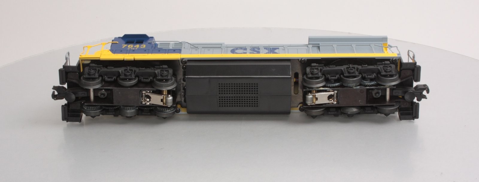 Lionel 6-18215 O Gauge CSX Dash 8 Diesel Engine #7643 EX/Box
