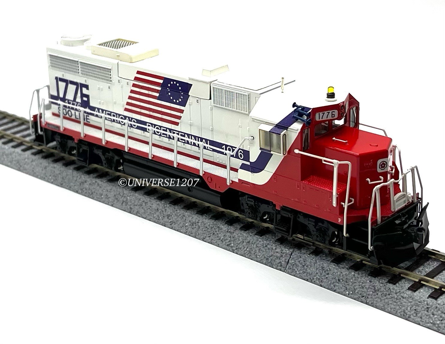 HO Scale Kato 29-833 GP35 Soo Line America’s Bicentennial #1776 w/DCC Sound NIB
