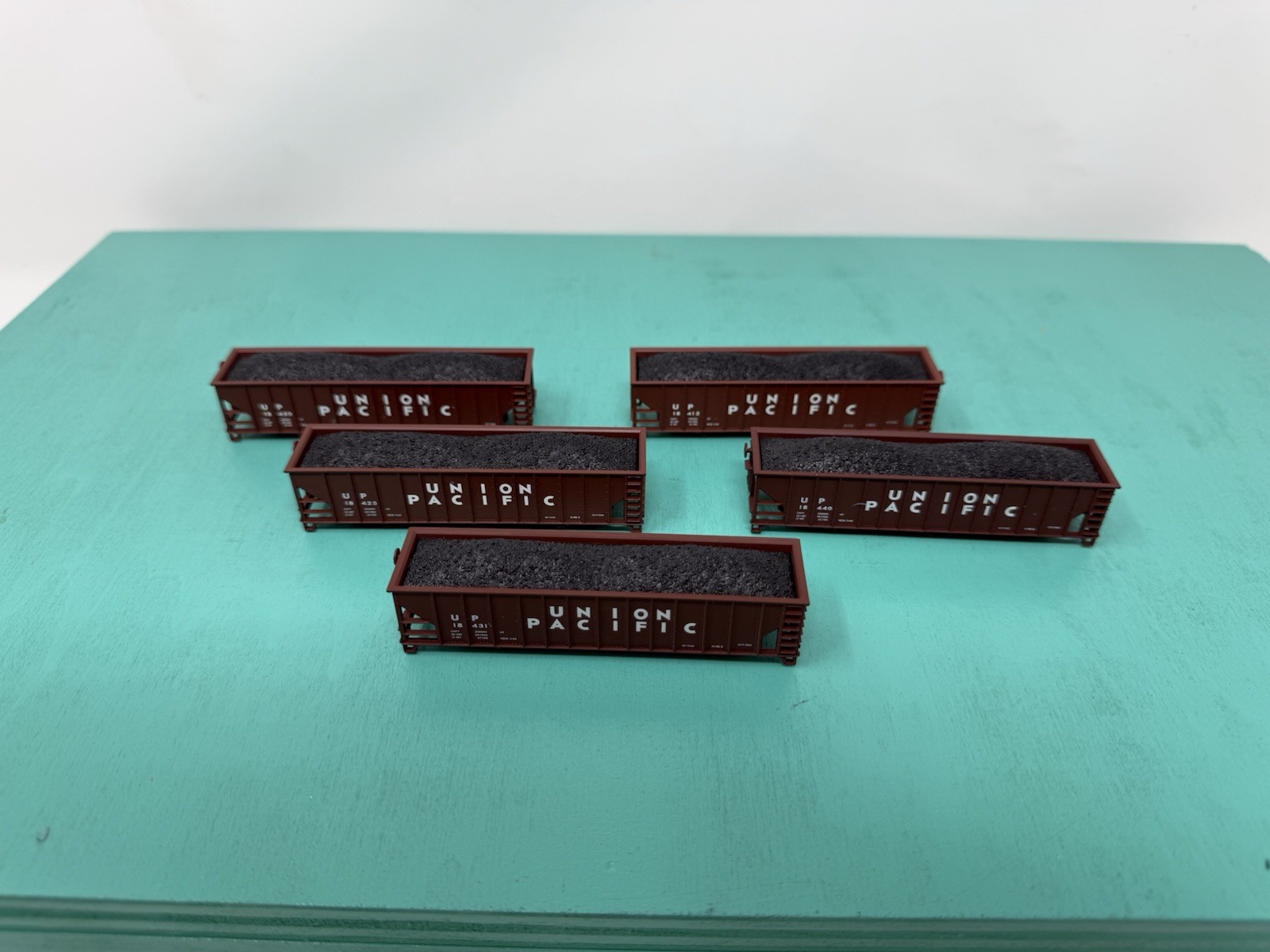 Atlas N – 90 Ton Hopper – No Trucks / Package – Union Pacific Set Of 5