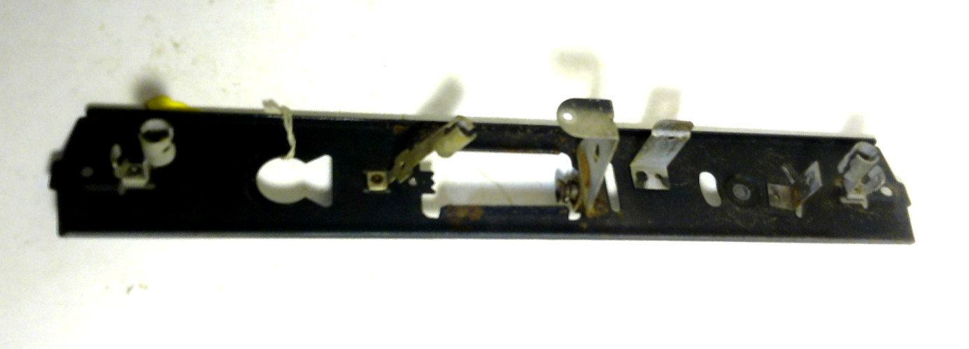 LIONEL 400 OR 404 POWERED RDC-9, BUDD CAR FRAME WIHT ALL SOCKETS AND BRACKETS.