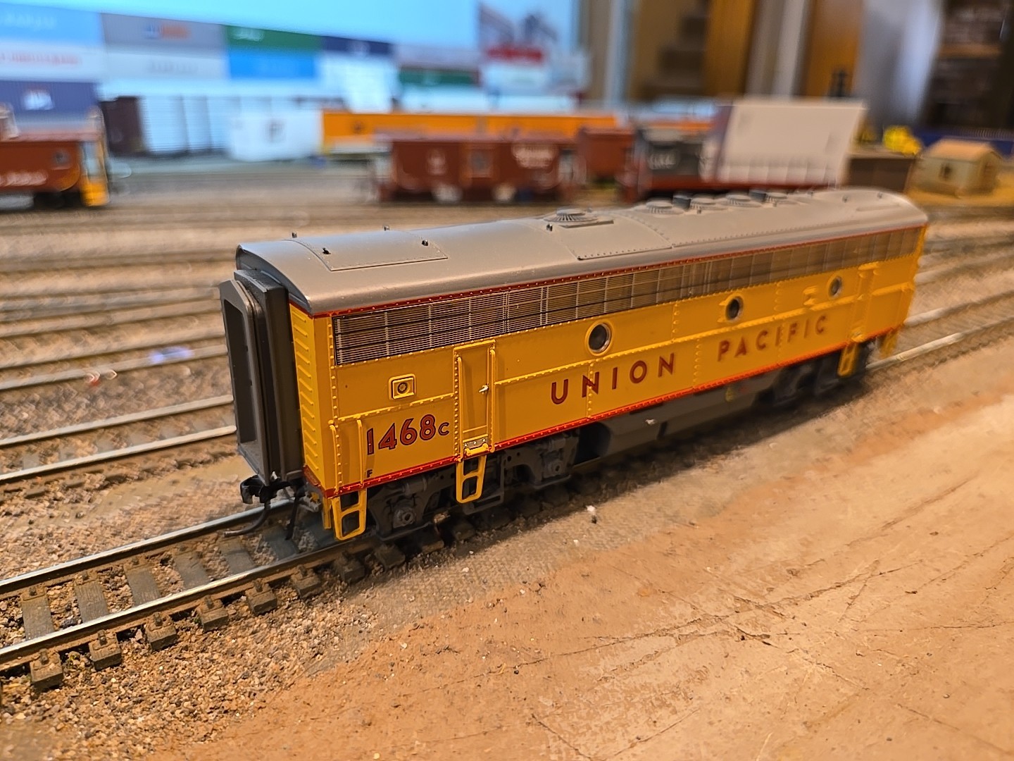 Broadway Limited #428 HO Scale Union Pacific EMD F7B #1468 DCC/Sound/powerd