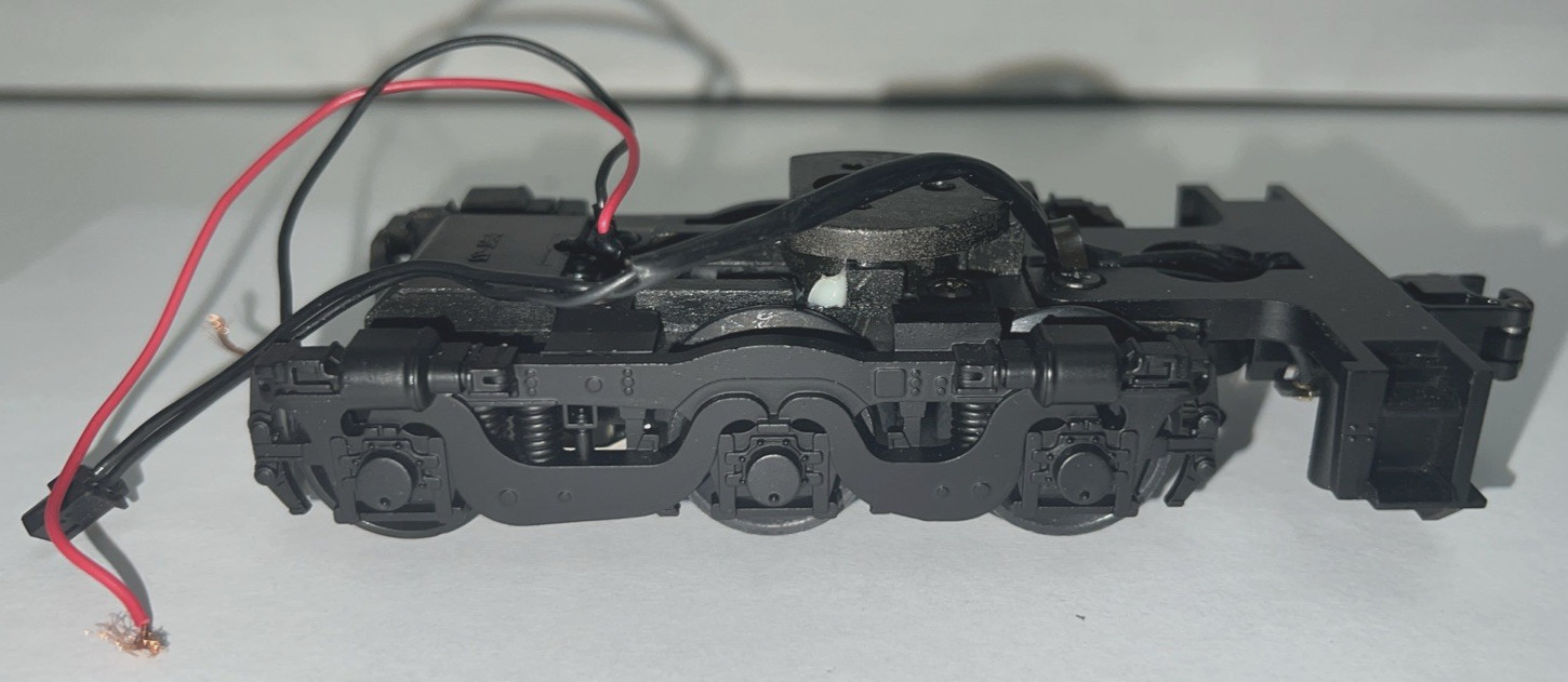 RAILKING MTH O-GAUGE 6-WHEEL DOT-33 DIECAST POWERED TRUCK FOR DIESEL ENGINES