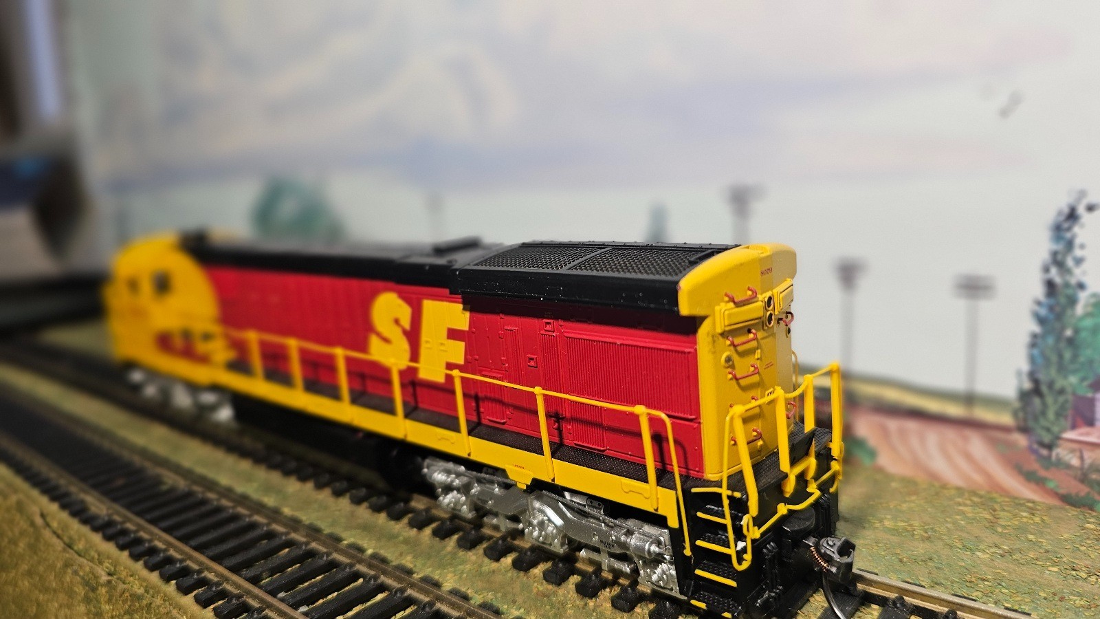 Broadway Limited – DCC w/ SOUND HO Santa Fe SF #8079 GE C30-7 Kodachrome