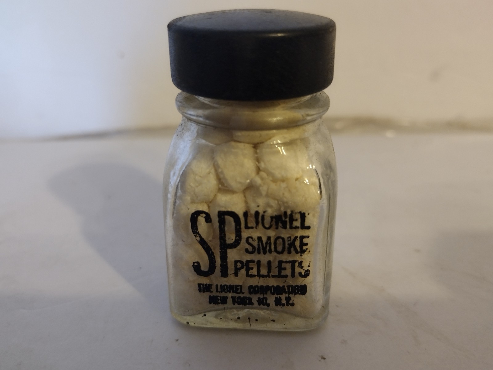 Lionel SP Smoke Pellets 25 tablets RARE CLEAR Bottle Early 1940’s
