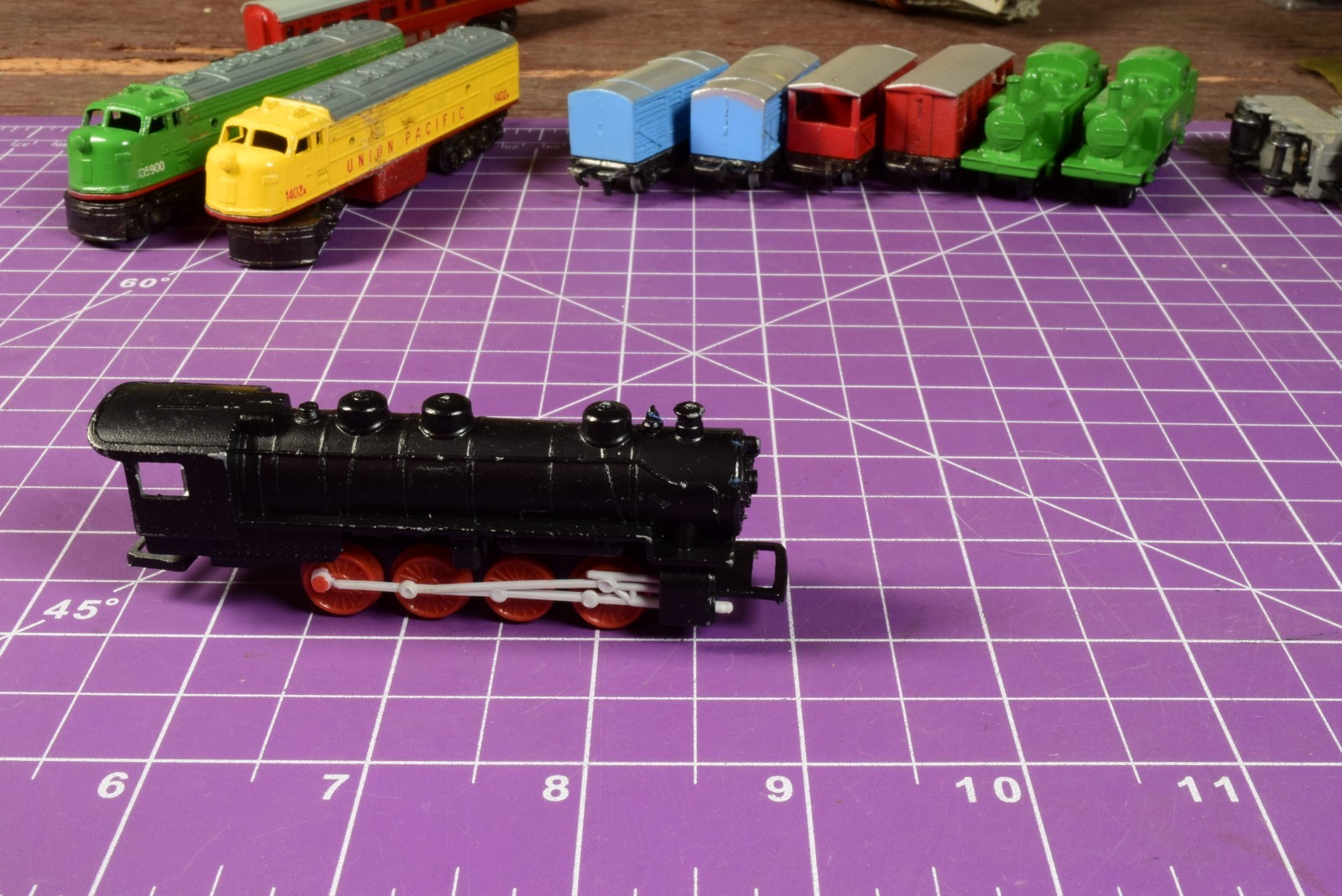 N/OOO SCALE – Lone Star Treble-O-Trains 0-8-0 Steam Locomotive