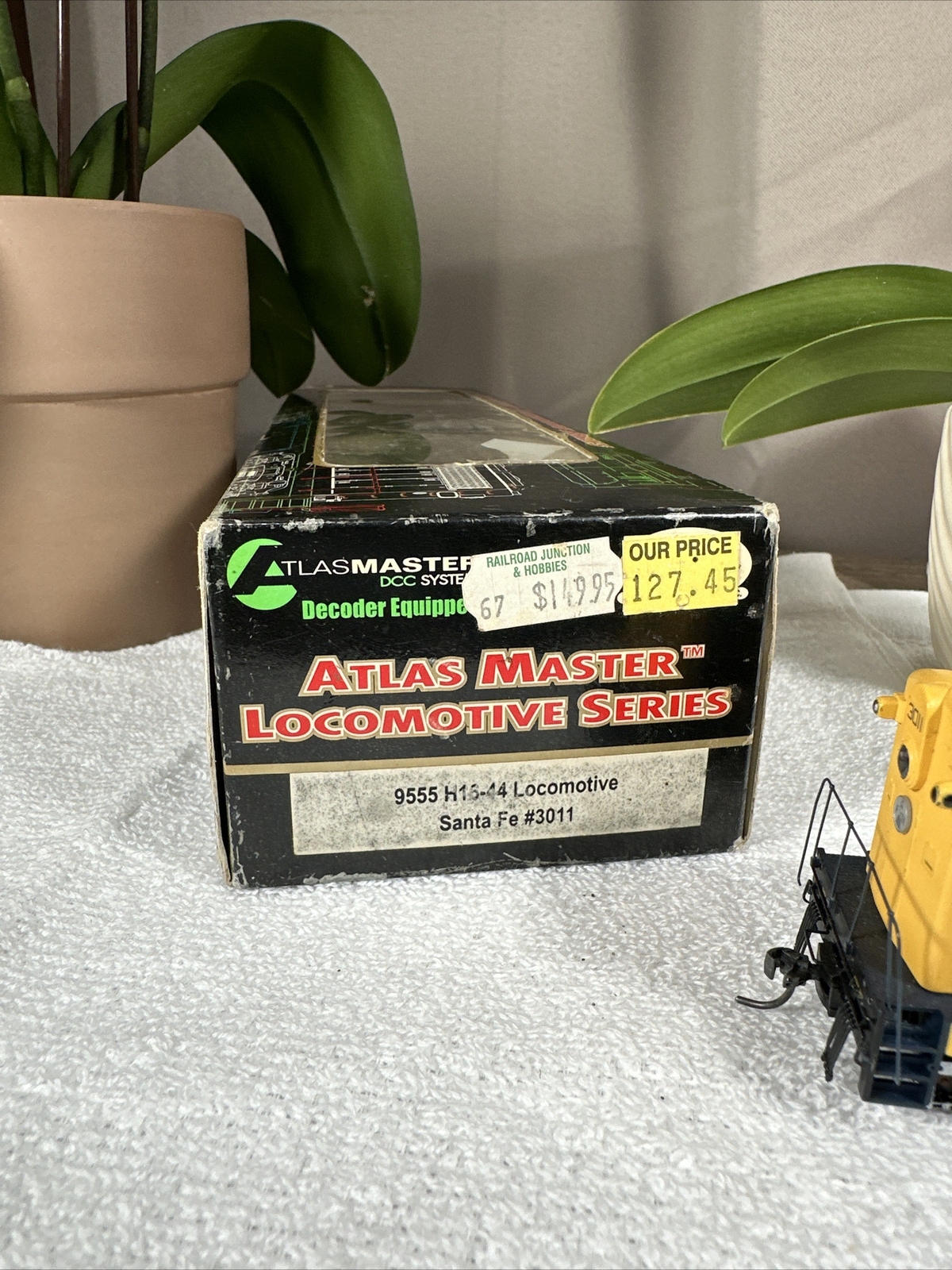 ATLAS MASTER HO SCALE 9555 H16-44 SANTA FE Locomotive #3011 RARE +Box+Manual