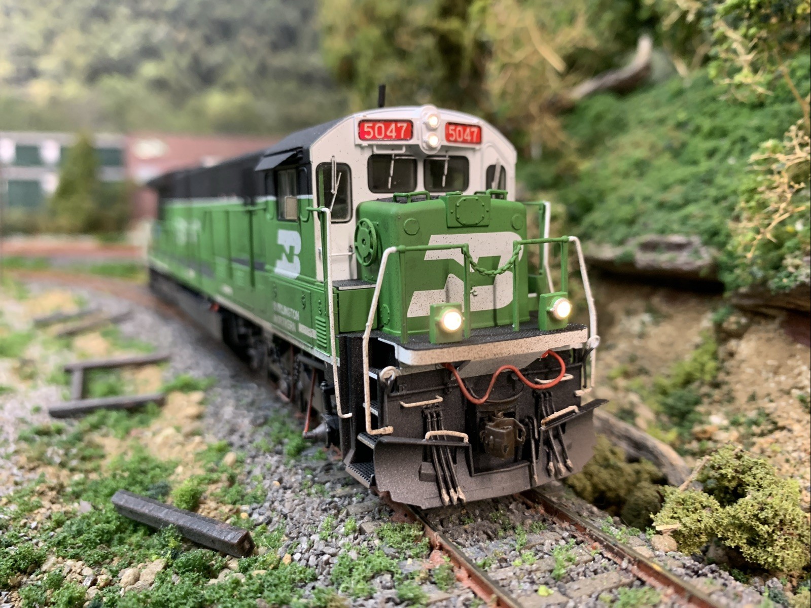 Rapido HO Burlington Northern C33-7 C36-7 #5047 DCC Sound Weathered BN BNSF