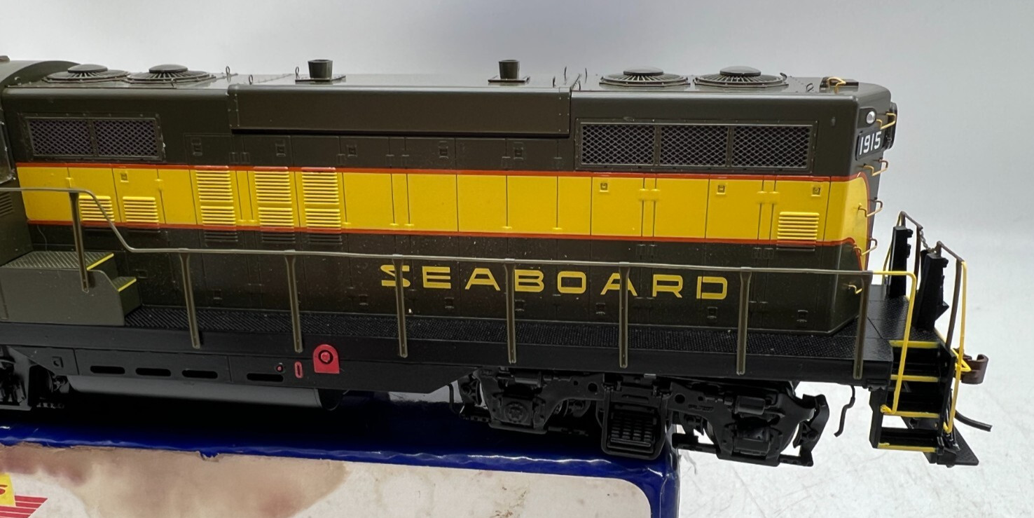 Athearn Genesis Ho G62421 SAL Seaboard Air Line GP-9 Diesel Locomotive Train