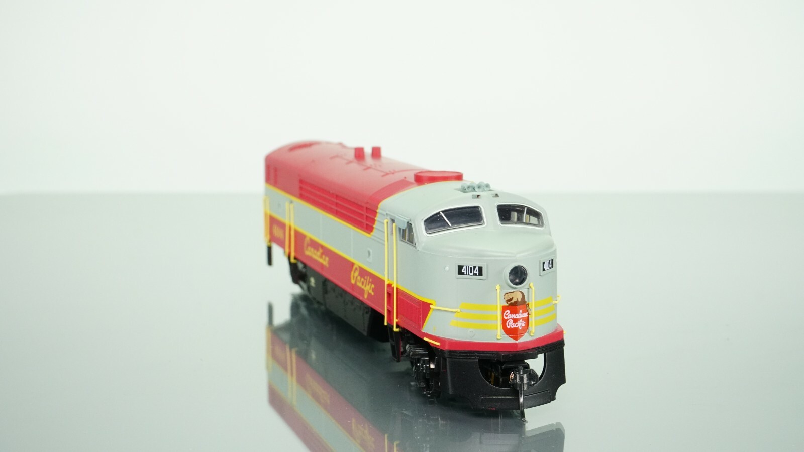True Line Trains C-Liner Canadian Pacific CP 4104 DC/DCC HO scale