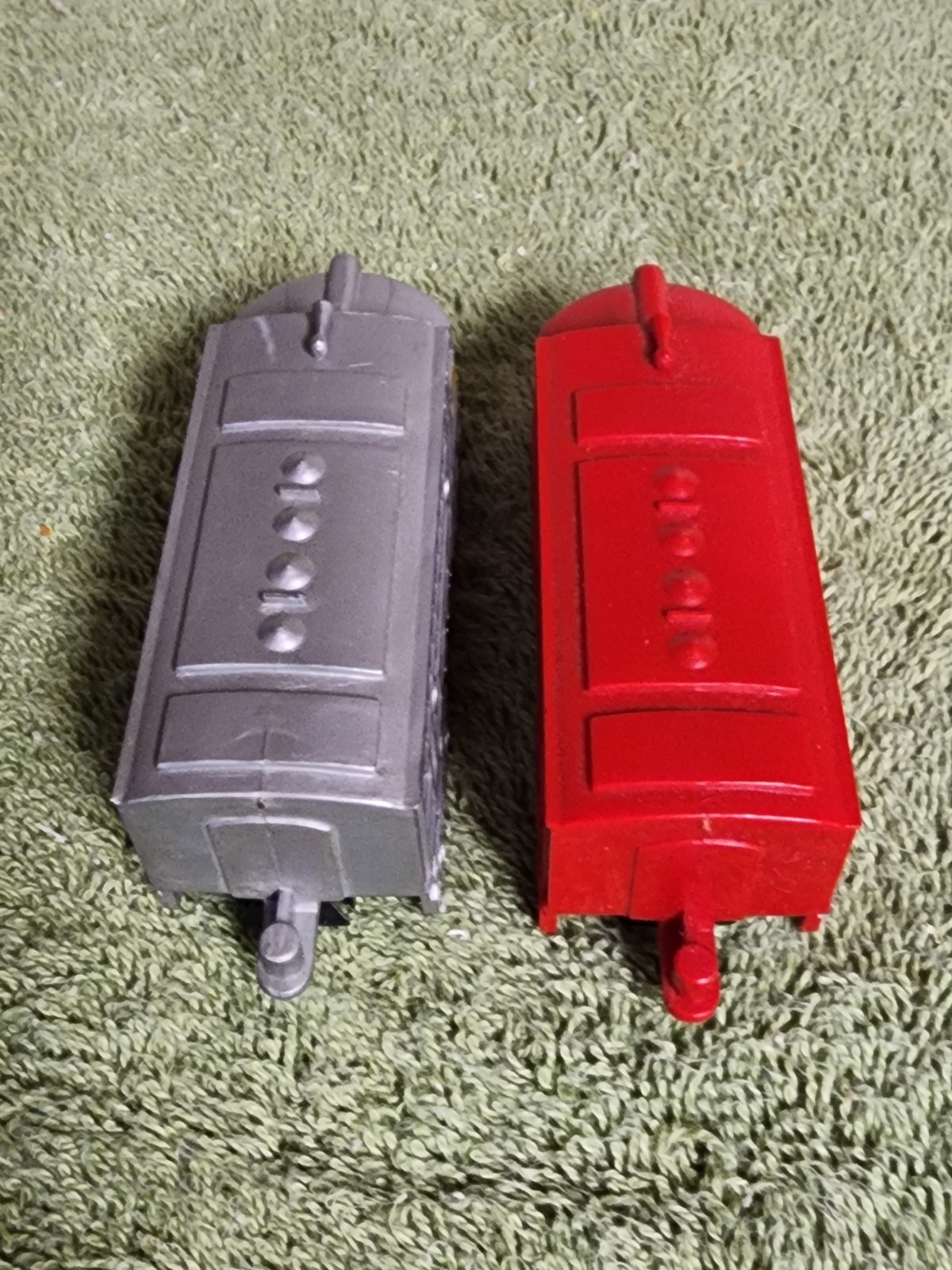 2 Vintage 3″ Santa Fe Locomotives ( Both Tested And Run On Ho Scale Track