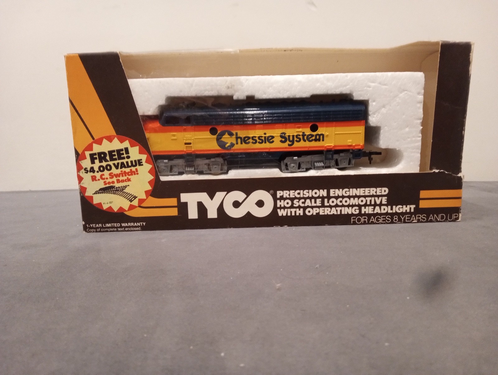 Vintage Tyco Chessie System F-7A Model Diesel Locomotive 4015 HO Scale Train