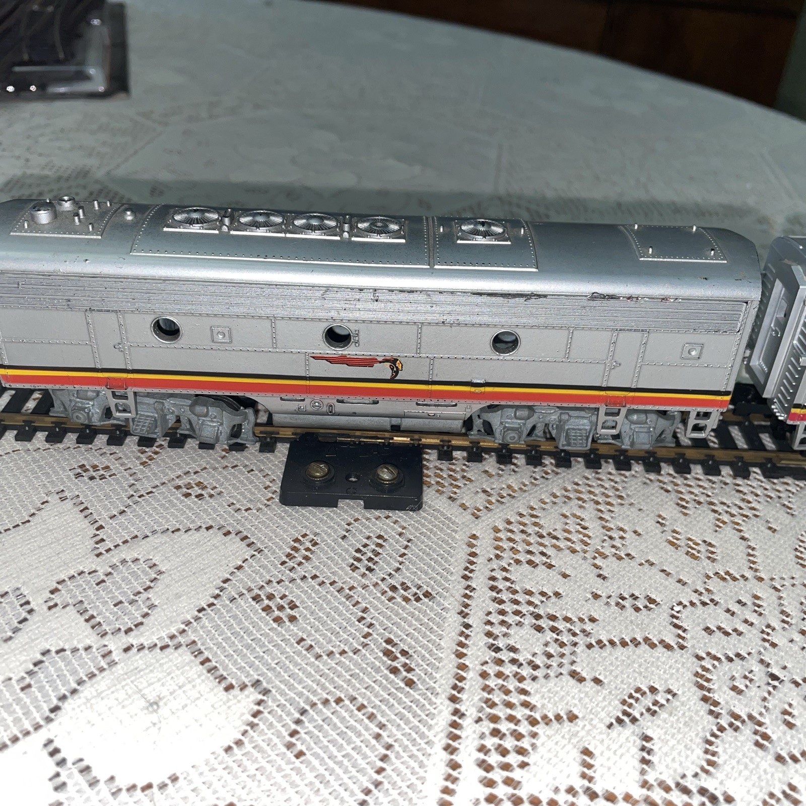 Vintage Bachman HO Santa Fe Lighted Locomotive Red Silver Black #307 With Car