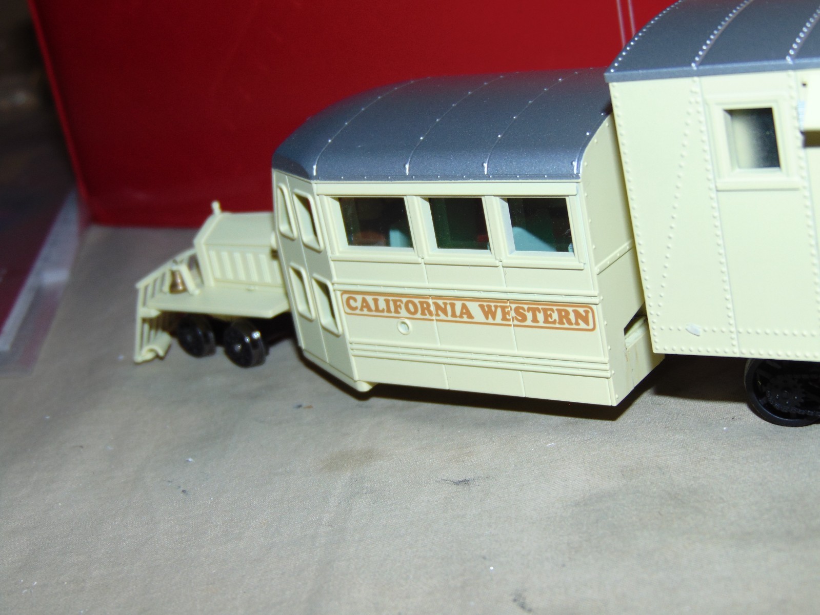 PRECISION CRAFT ON30 443 CALIFORNIA WESTERN GALLOPING GOOSE + BOX