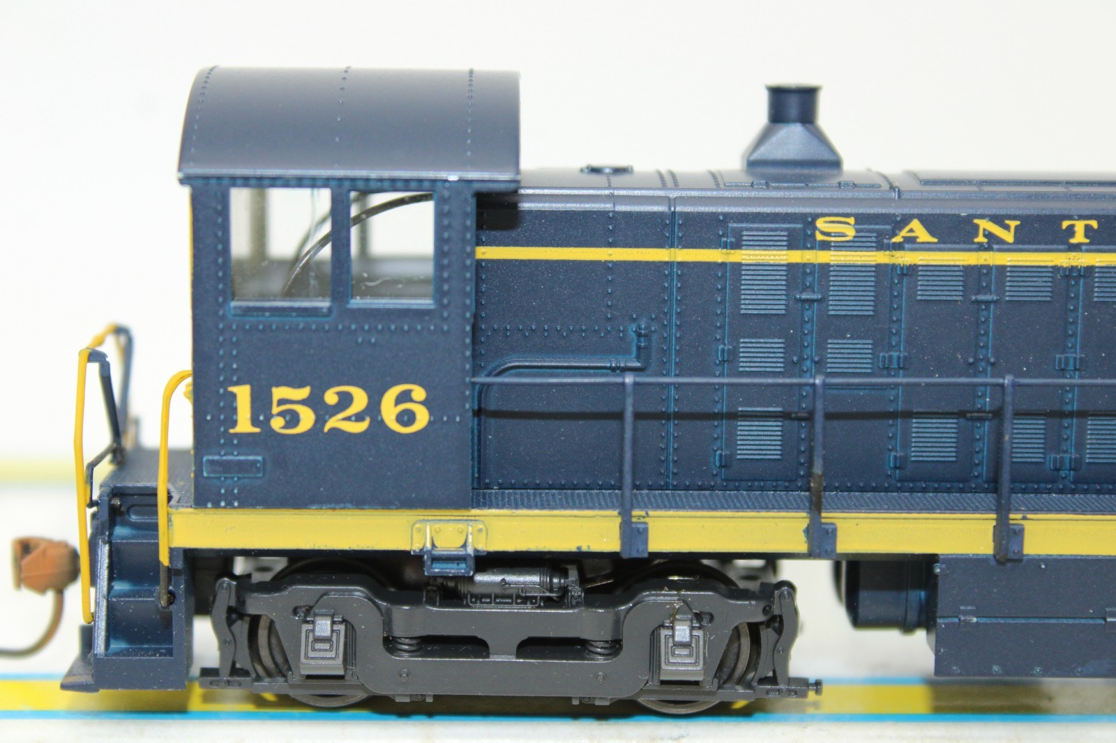 Atlas HO Scale ATSF Santa Fe Alco S4 Diesel Locomotive #1526 8277