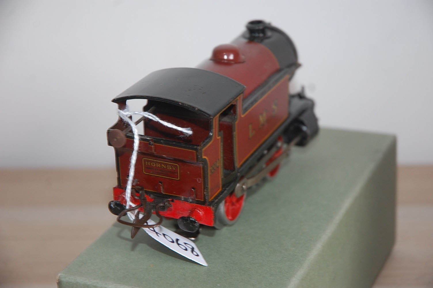 HORNBY O GAUGE ELECTRIC E120 TANK LOCO IN RED LMS LIVERY BOXED