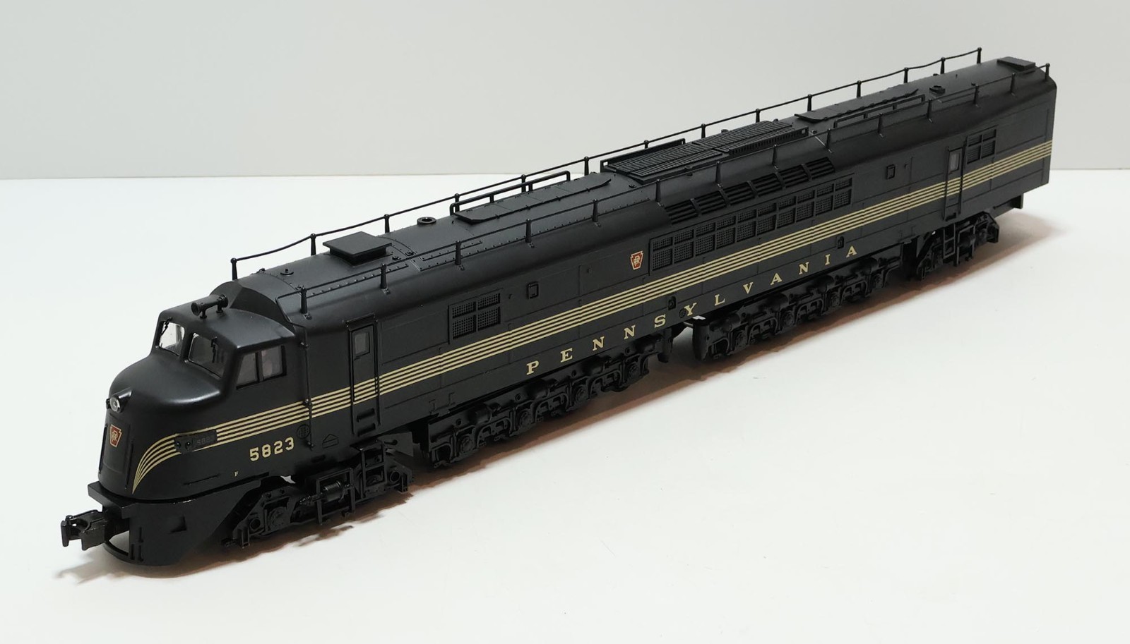 MTH O-Scale Pennsylvania Centipede A-A Diesel Set 3-Rail w/ Proto 20-2200-1