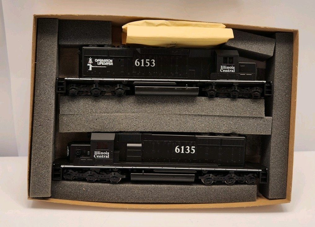 ATHEARN SE HO 2218 SD40-2 POWERED/DUMMY ILLINOIS CENTRAL #6135 MINT C56