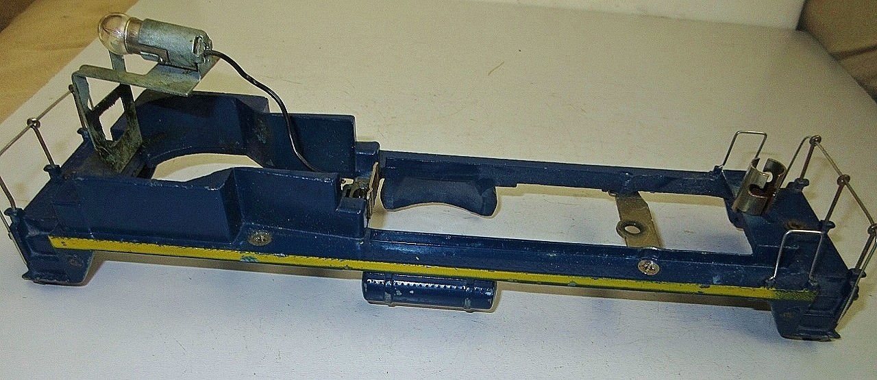 LIONEL #624 CHESAPEAKE & OHIO NW2 FRAME ,NICE ORIGINAL W/ALL TRIM PARTS
